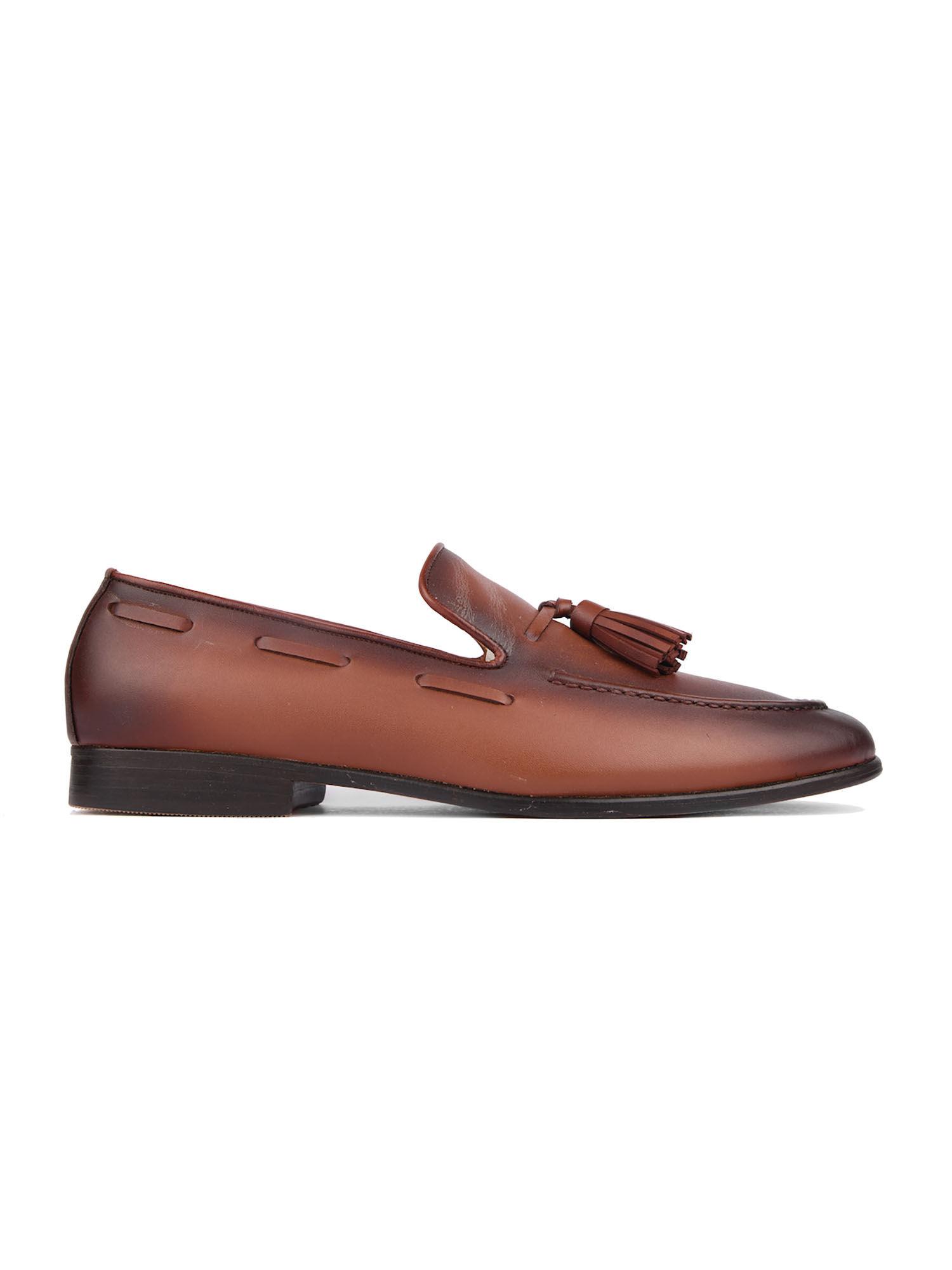 bari4 two toned tan leather loafers