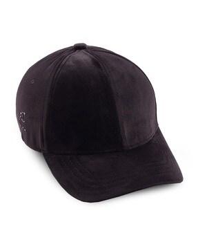 baseball cap with buckle fastening
