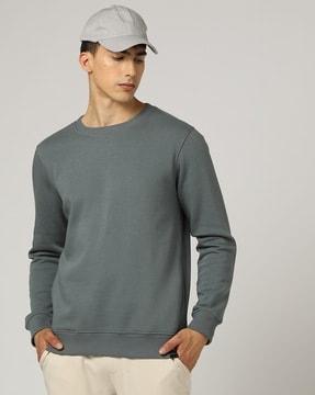 basic crew-neck sweatshirt with insert pockets