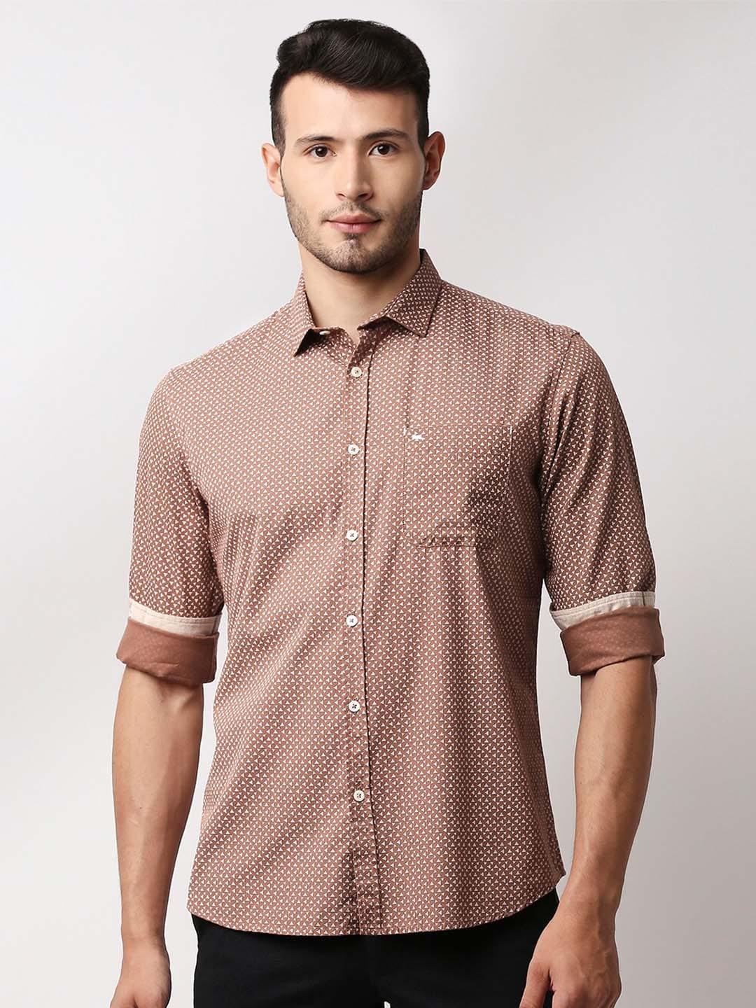basics men brown slim fit geometric printed casual shirt