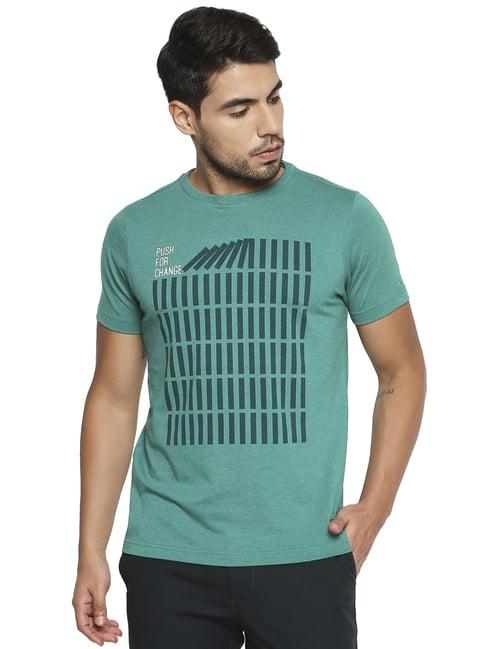 basics green slim fit printed t-shirt