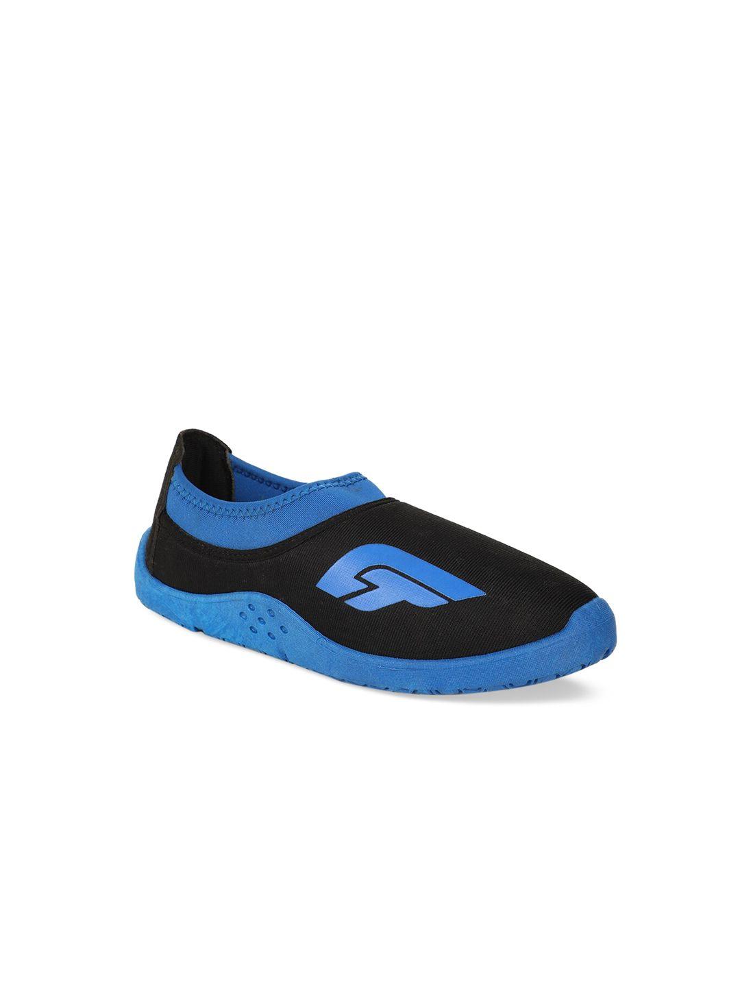 bata boys blue & black colourblocked slip-on sneakers
