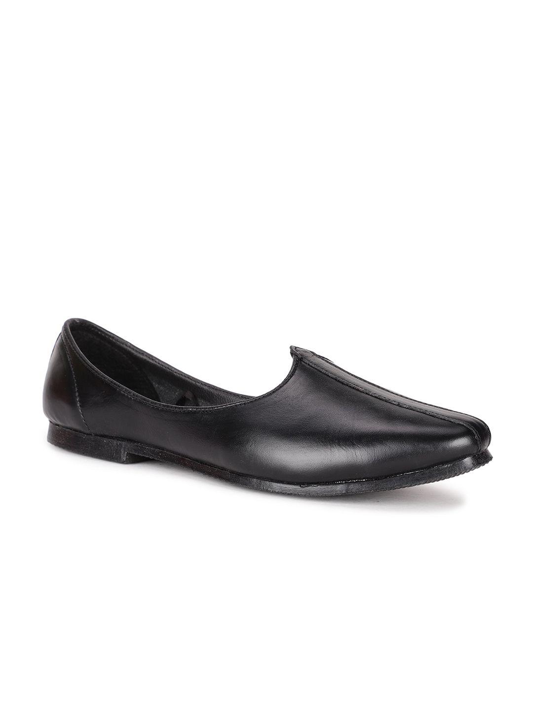 bata men black textured leather mojaris