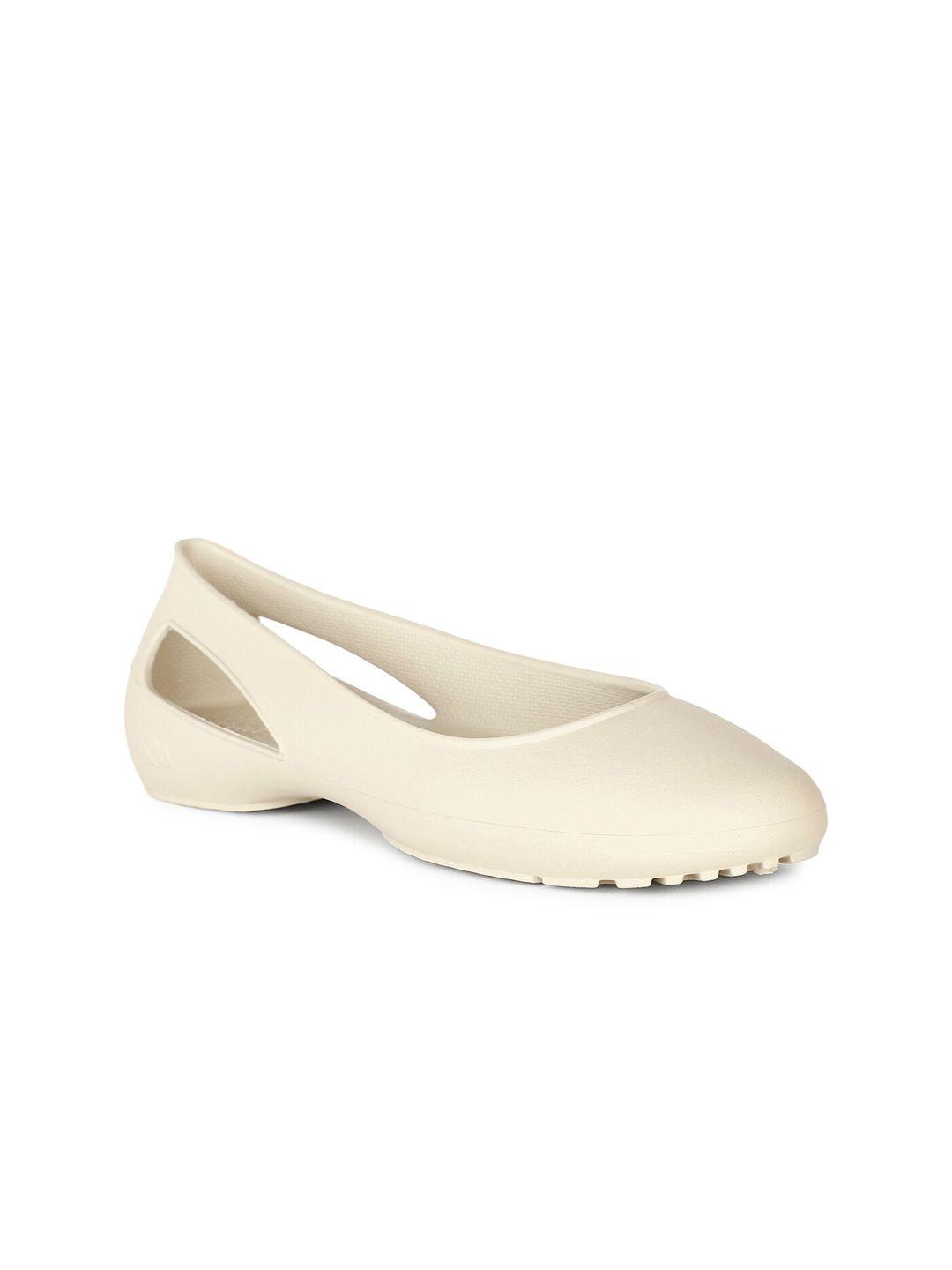 bata textured round toe ballerinas