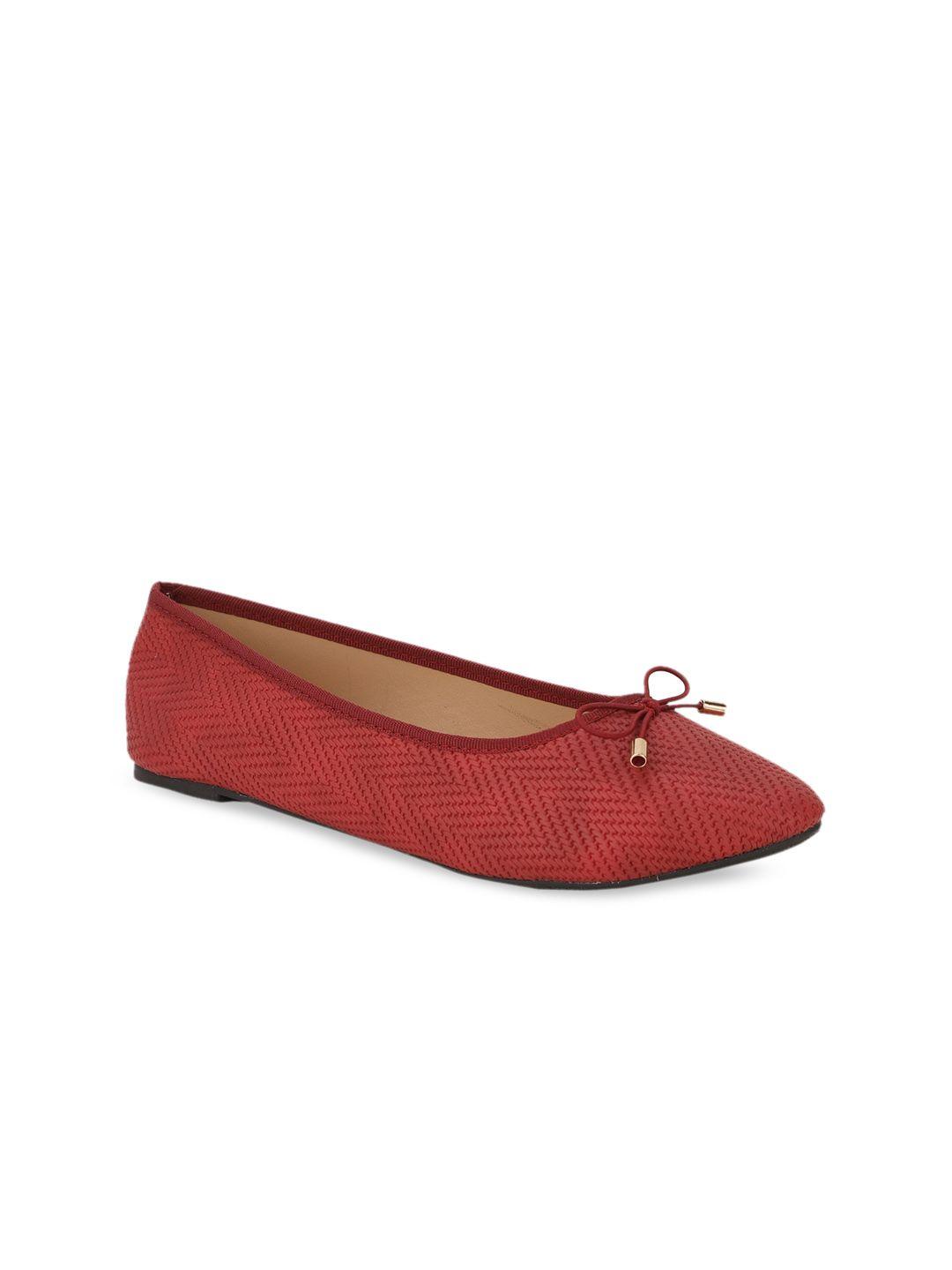 bata women maroon textured ballerinas with bows flats