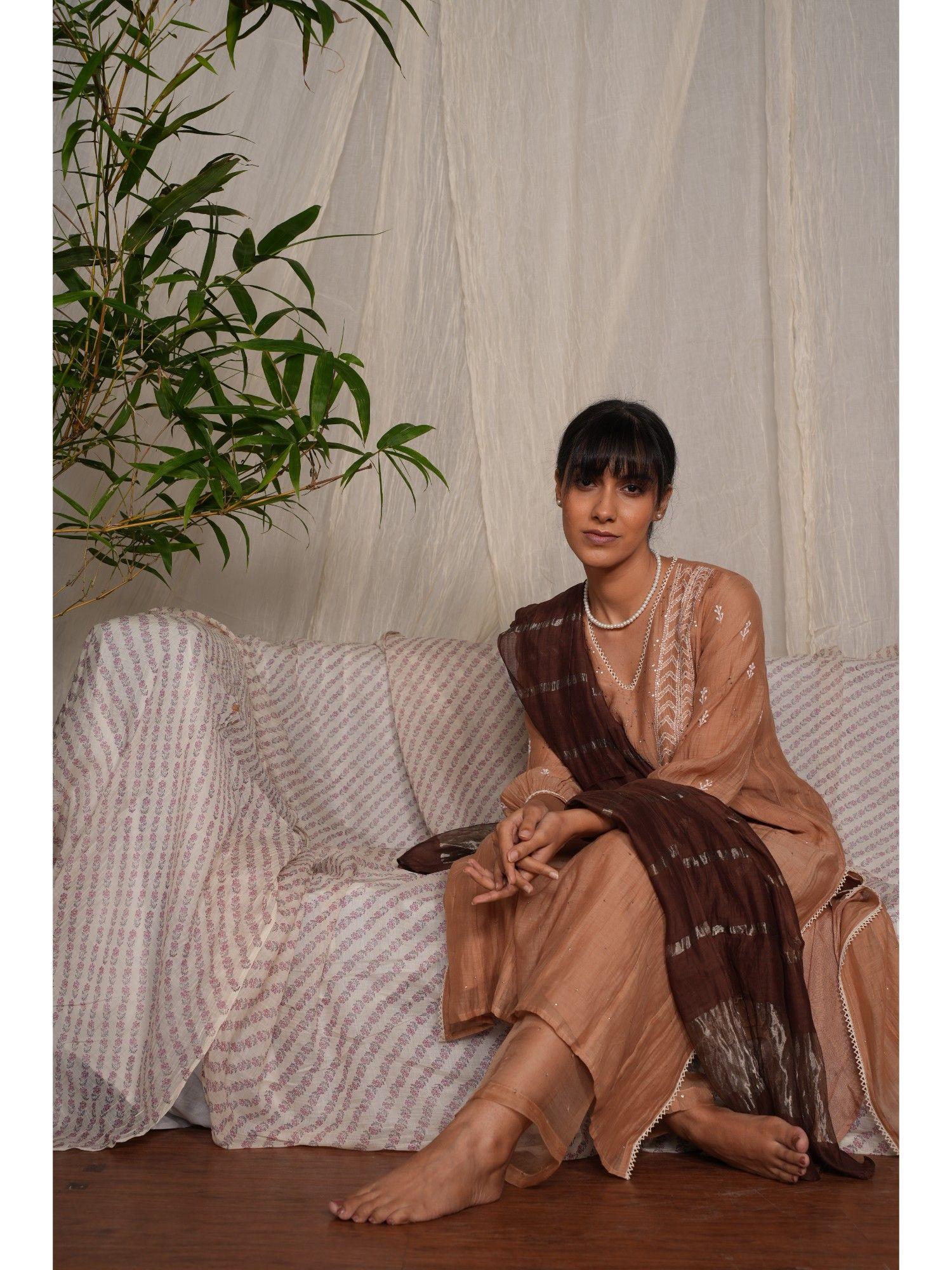beige chikan embroidered kurta (set of 3)