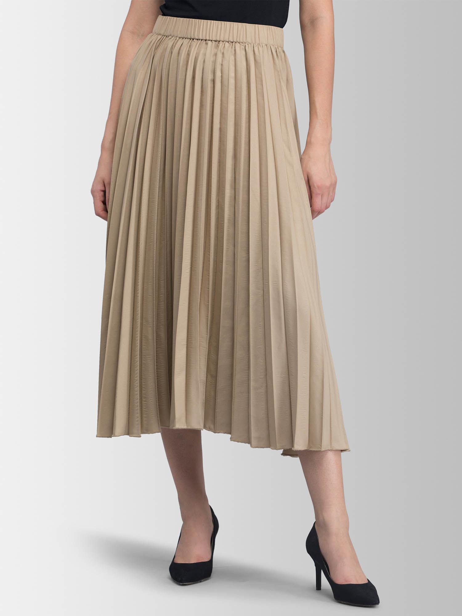 beige pleated skirt