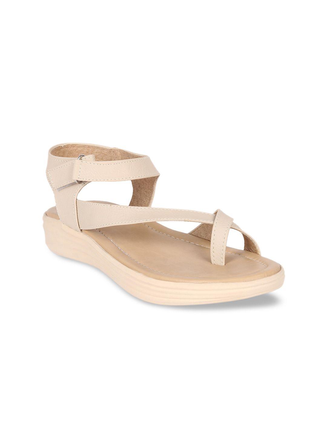 bella toes women cream-coloured solid one toe flats