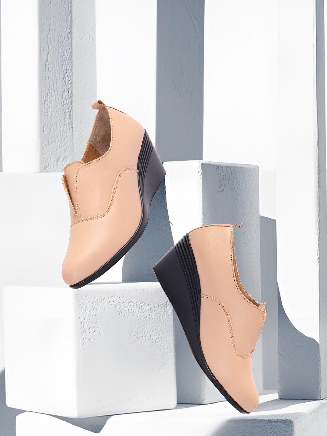 bella toes women cream-coloured work wedge pumps