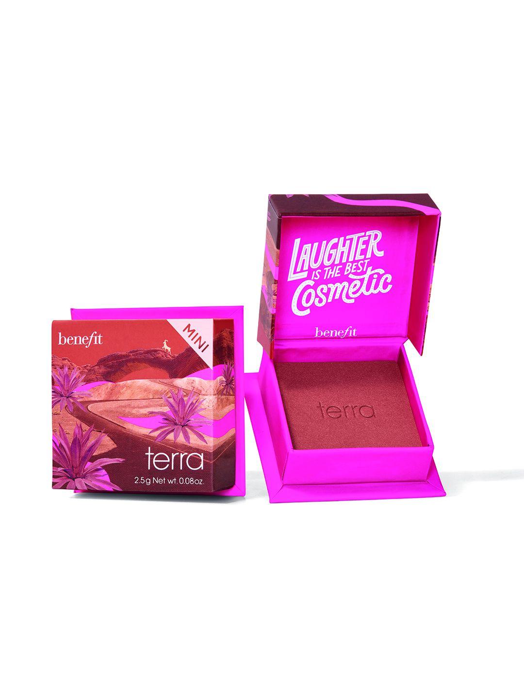 benefit cosmetics smudge-proof soft shimmer finish golden brick-red mini blush 2.5 g - terra