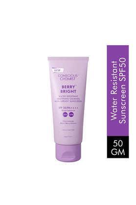 berry bright water resistant spf 50 pa ++++ sunscreen with niacinamide
