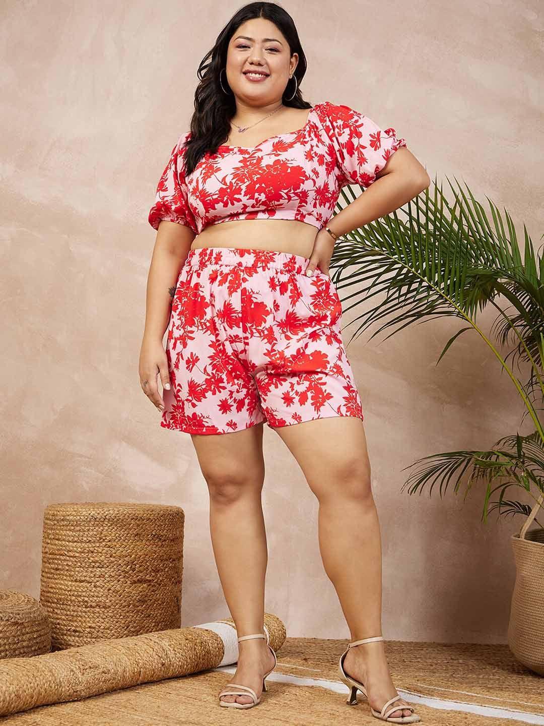 berrylush curve plus size floral printed sweetheart neck crop top with shorts