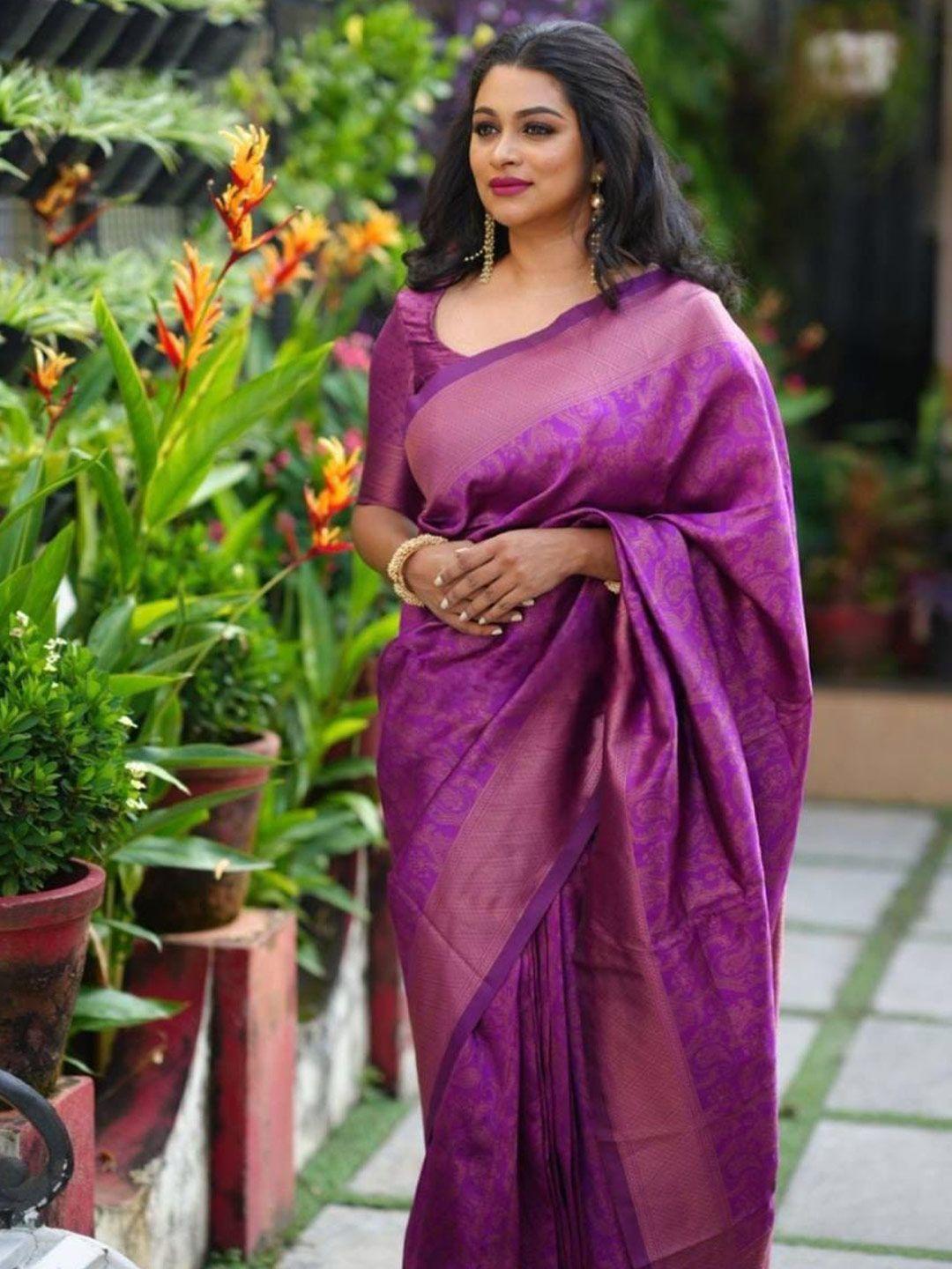 besucher woven design zari silk blend kanjeevaram saree