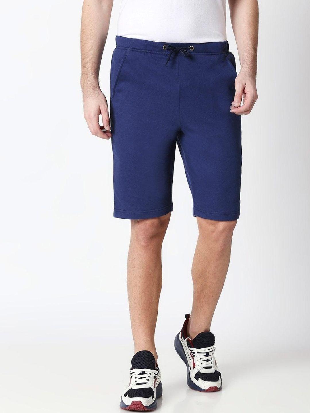 bewakoof men blue mid-rise knee length cotton shorts