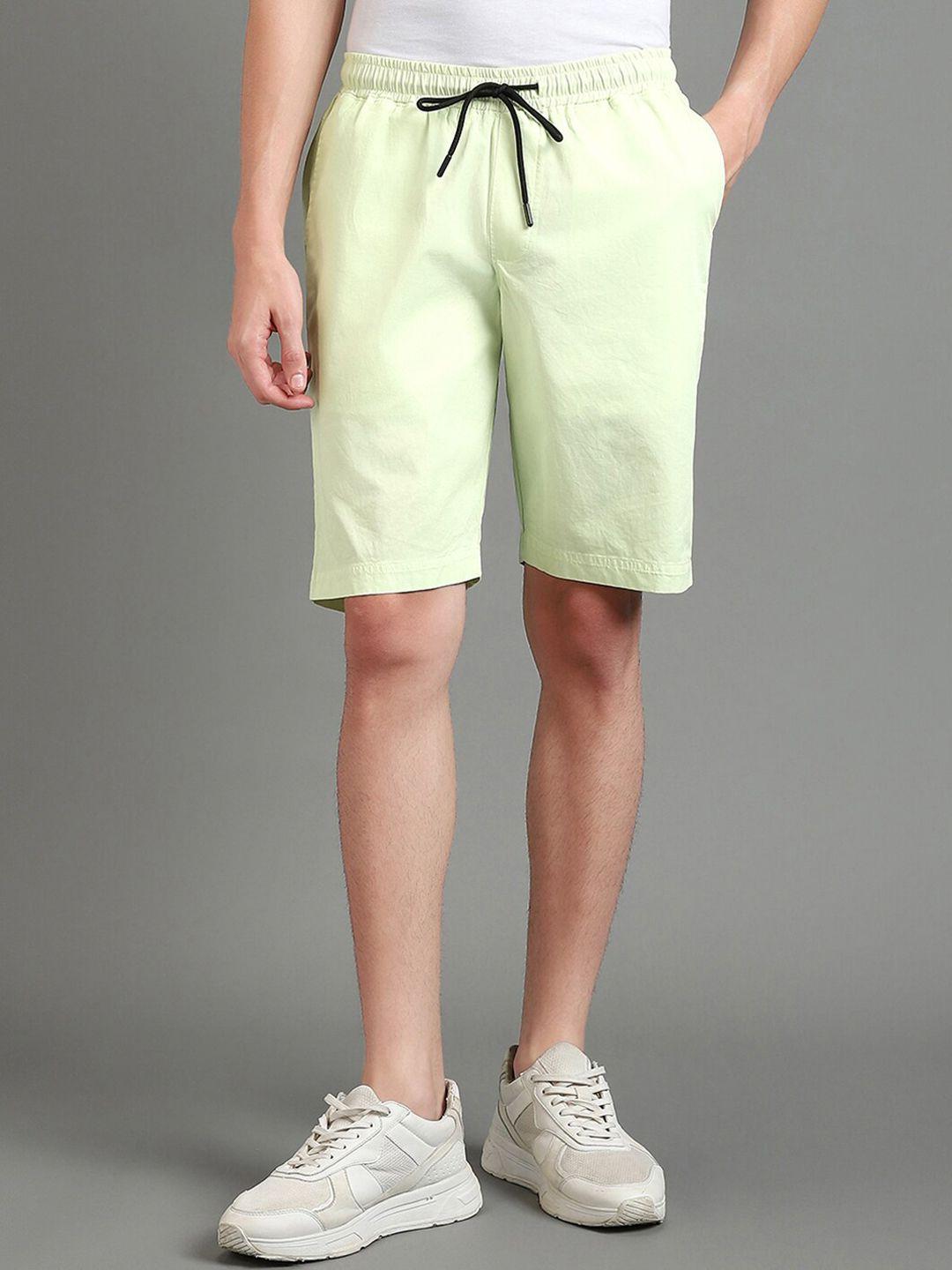 bewakoof men green mid-rise cotton shorts