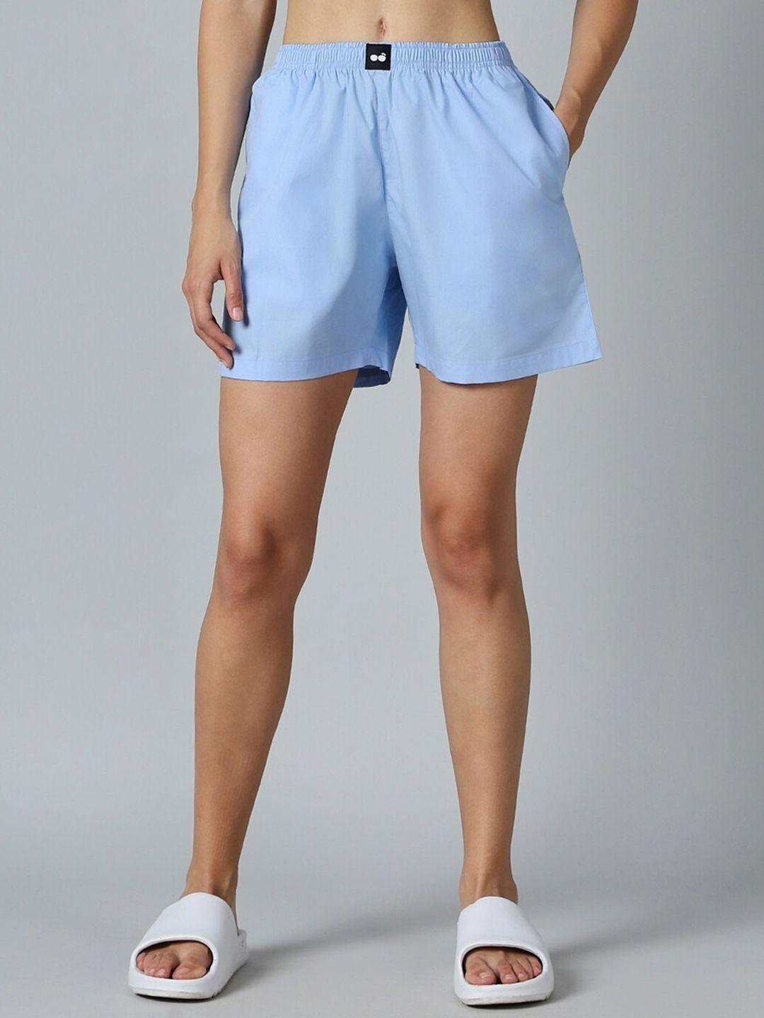 bewakoof women blue mid-rise cotton regular shorts