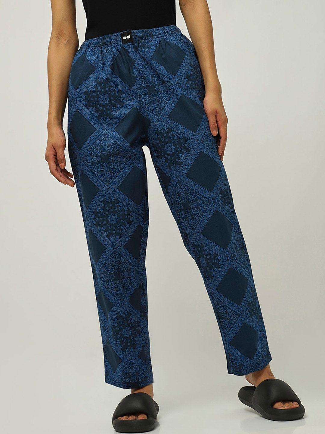 bewakoof women blue printed cotton lounge pants
