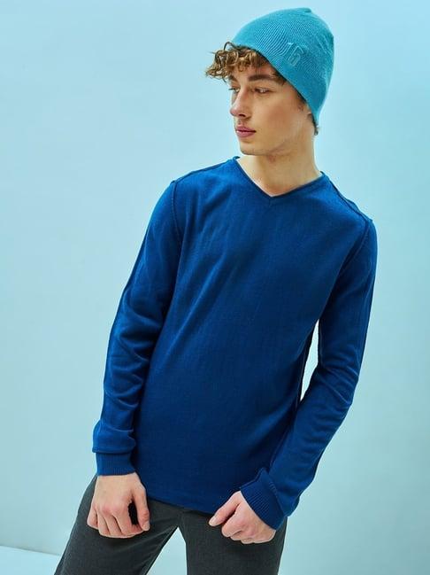 bewakoof blue regular fit sweater