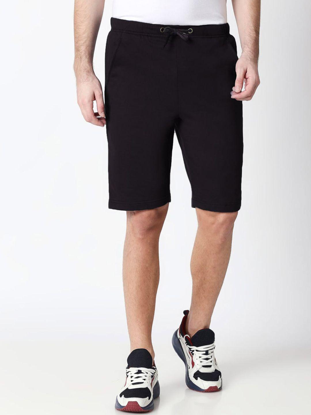 bewakoof men black mid-rise regular shorts