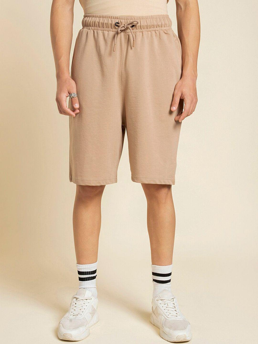 bewakoof men brown mid-rise oversized shorts