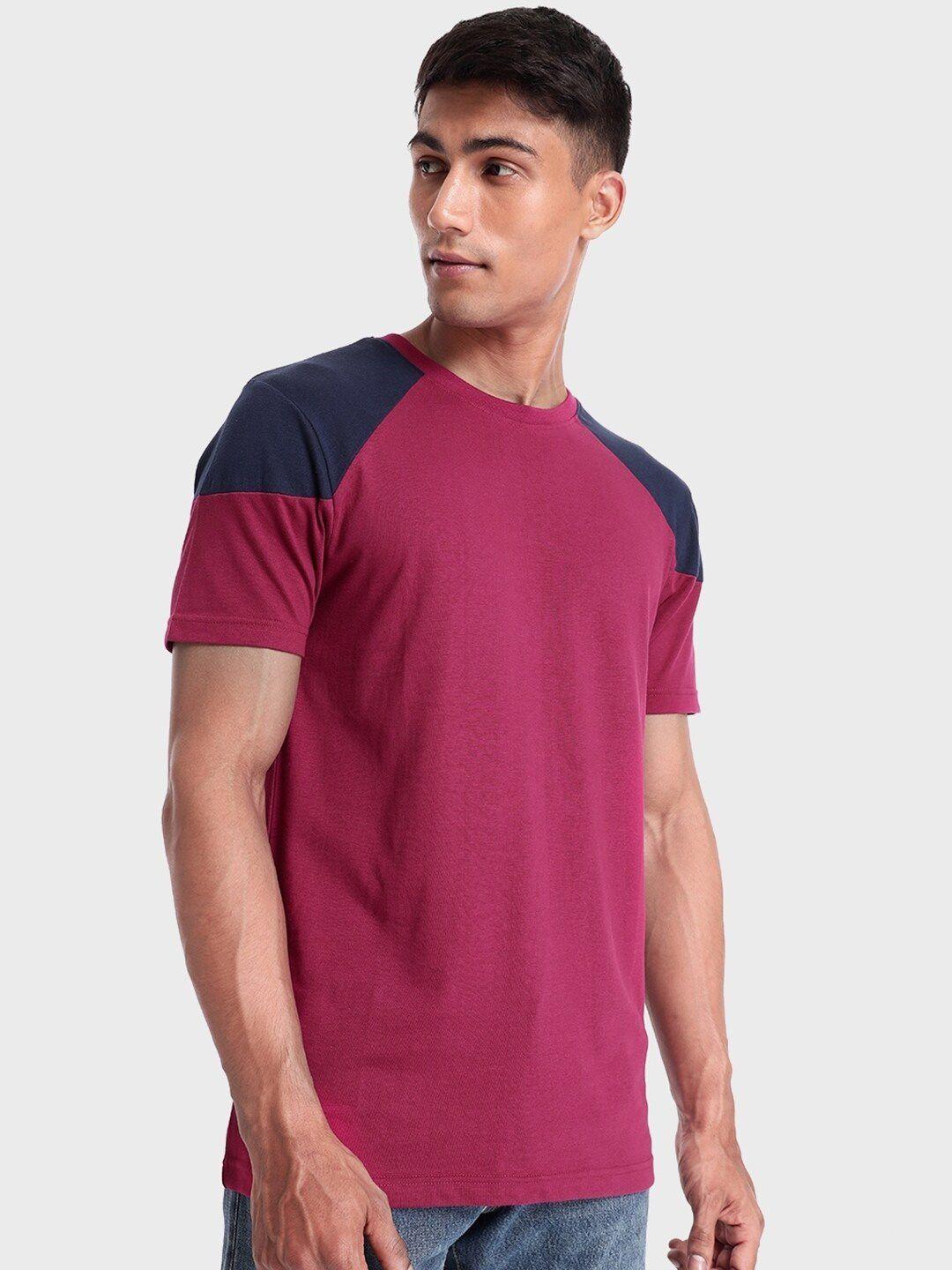 bewakoof men colourblocked cotton t-shirt