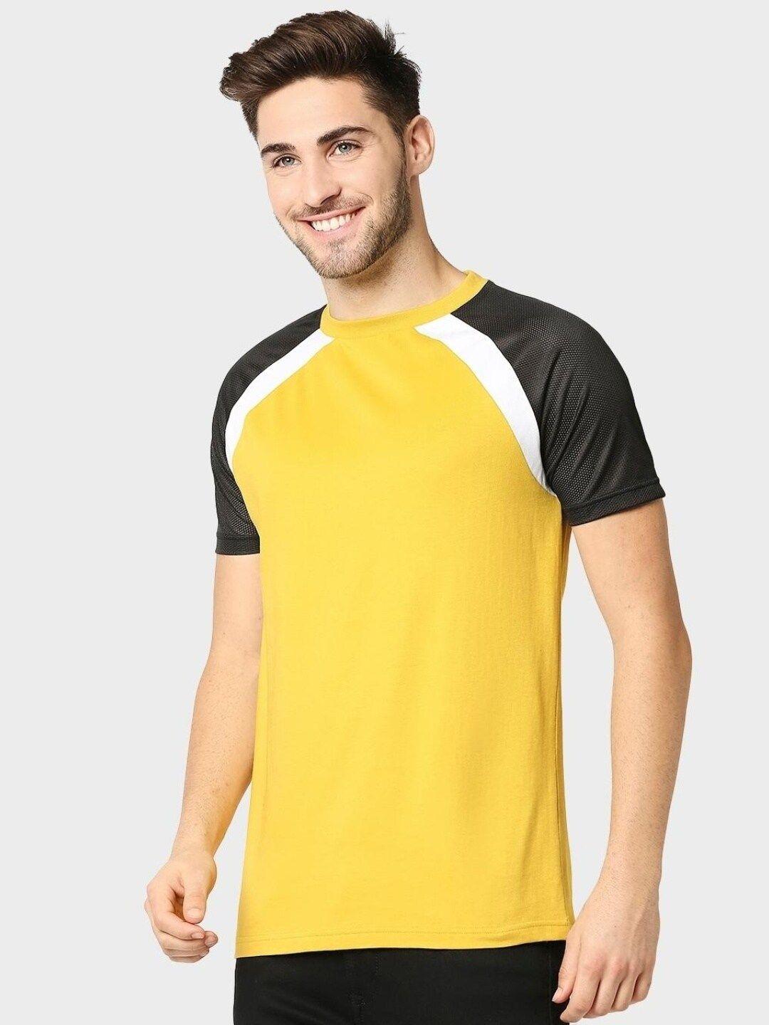 bewakoof men colourblocked cotton t-shirt