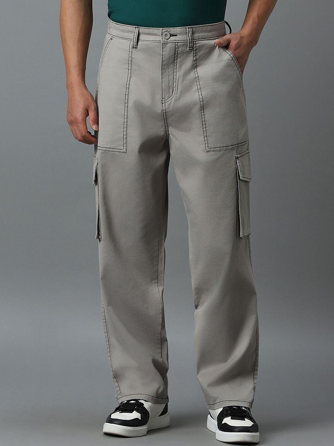 bewakoof men mid-rise loose fit oversized cotton cargo trousers