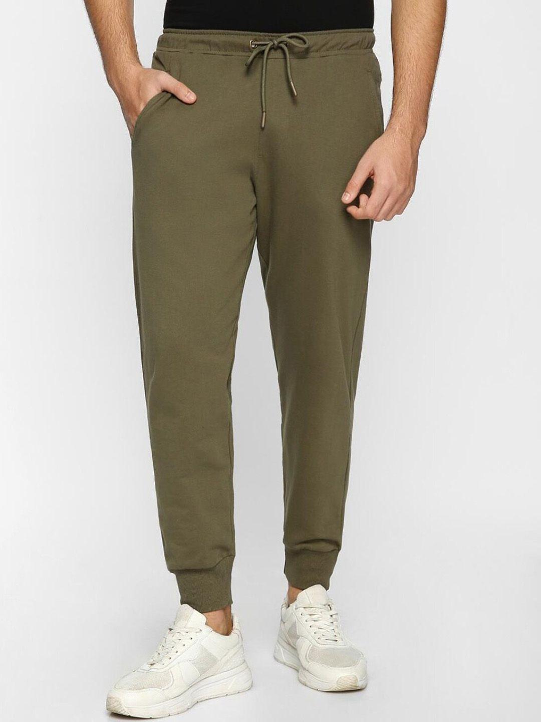 bewakoof men olive green relaxed fit mid rise  joggers