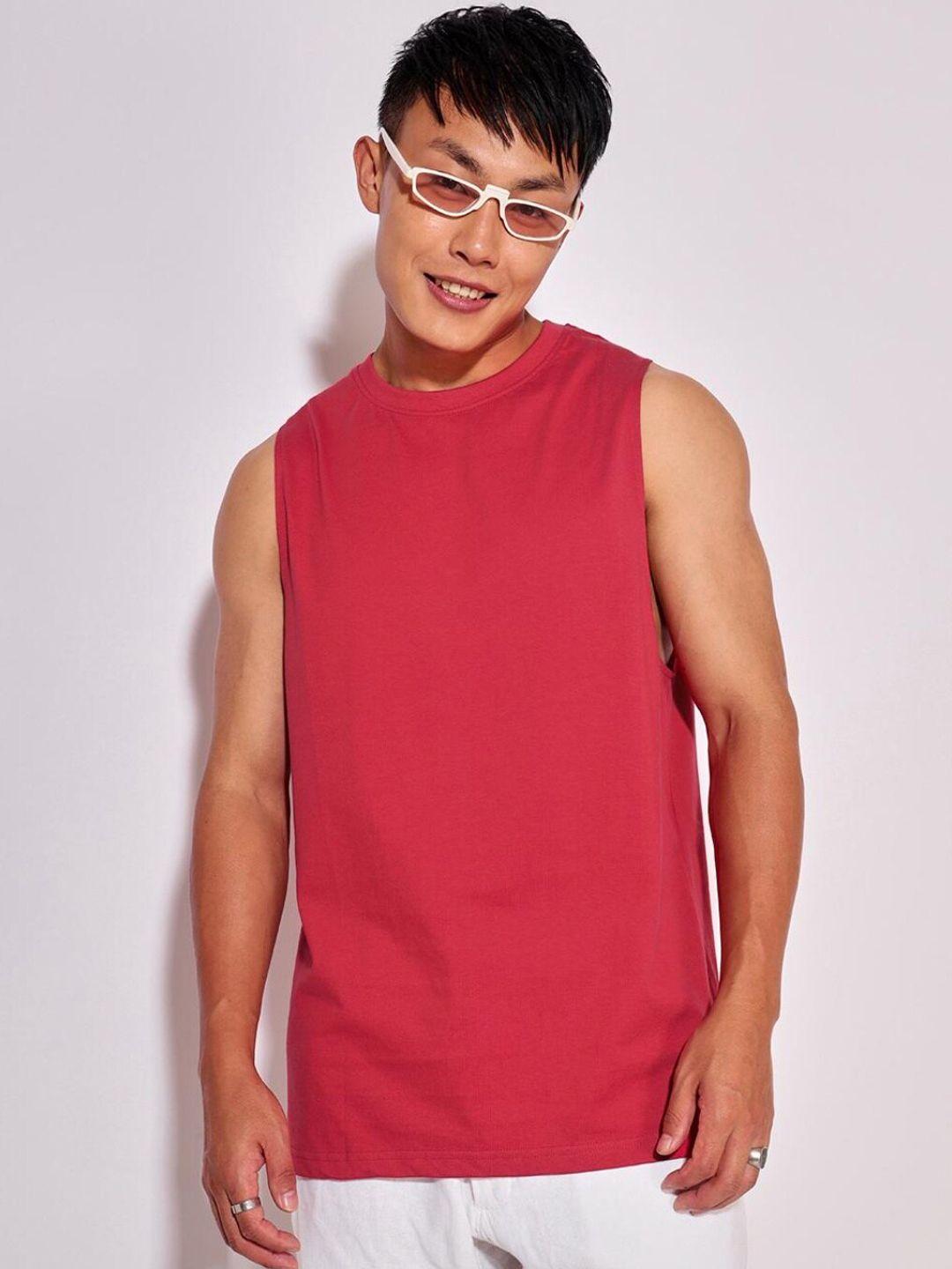 bewakoof men red solid cotton oversized deep armhole vest