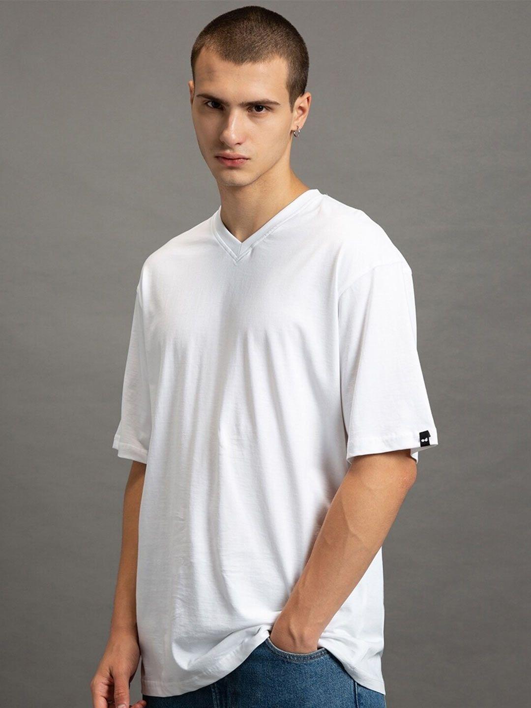 bewakoof men white v-neck pockets t-shirt