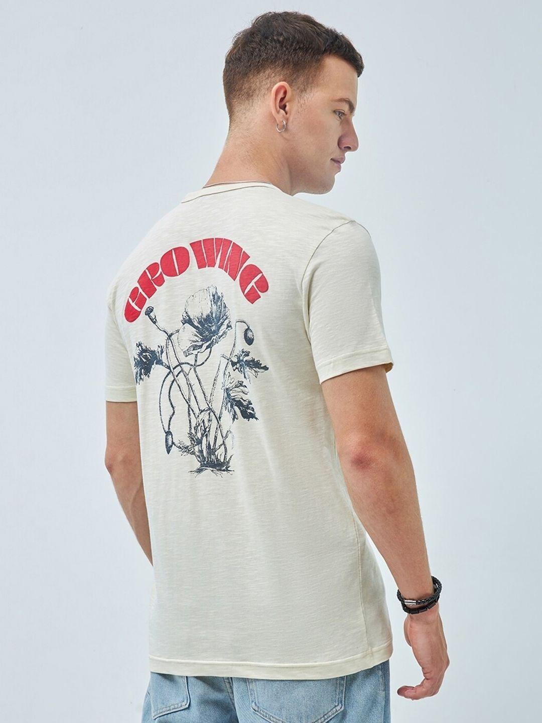 bewakoof off white and red graphic printed pure cotton t-shirt