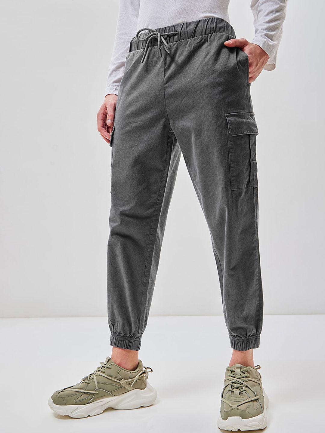 bewakoof oversized cargo jogger pants