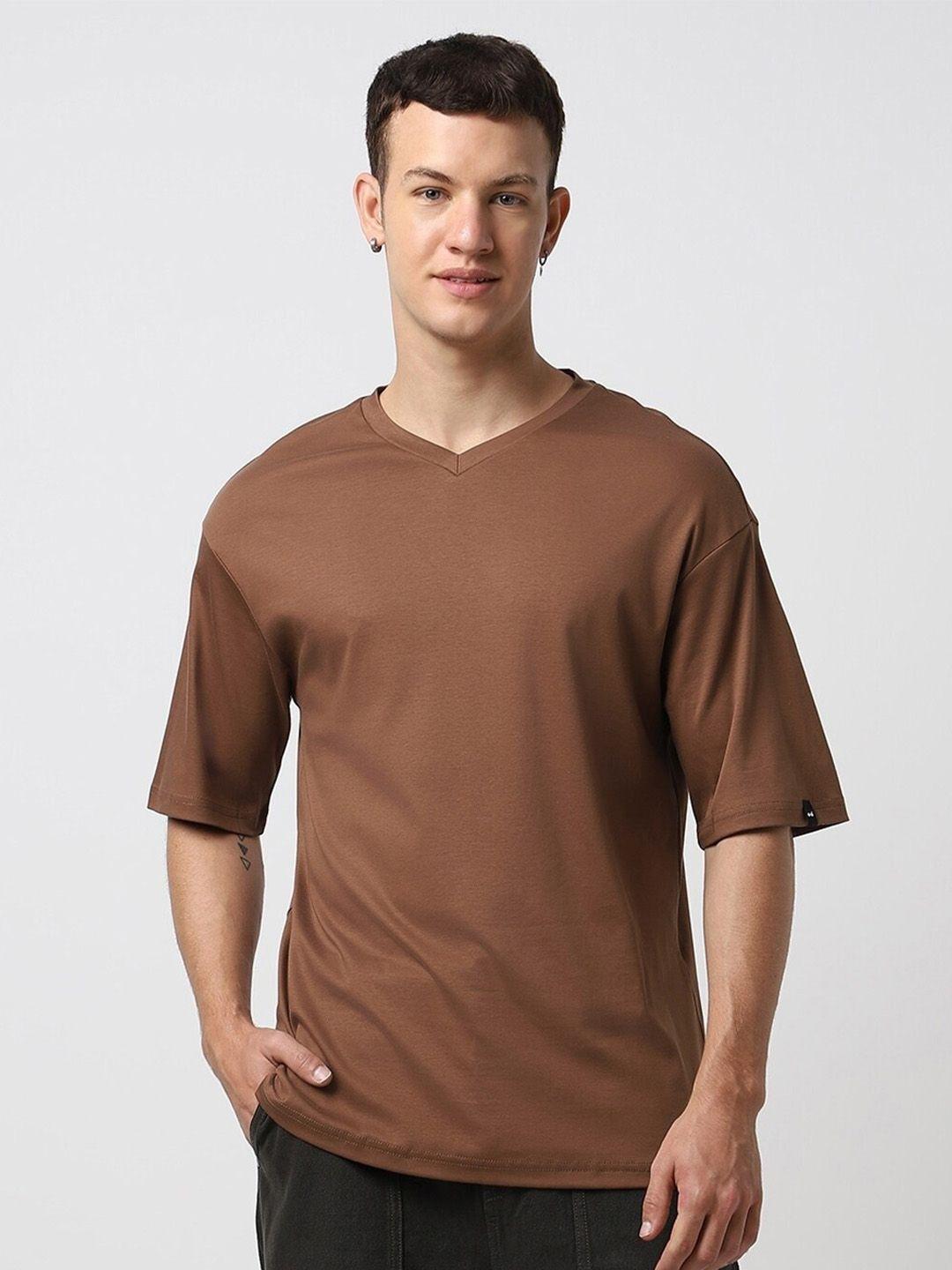 bewakoof v-neck drop-shoulder sleeves oversized pure cotton t-shirt