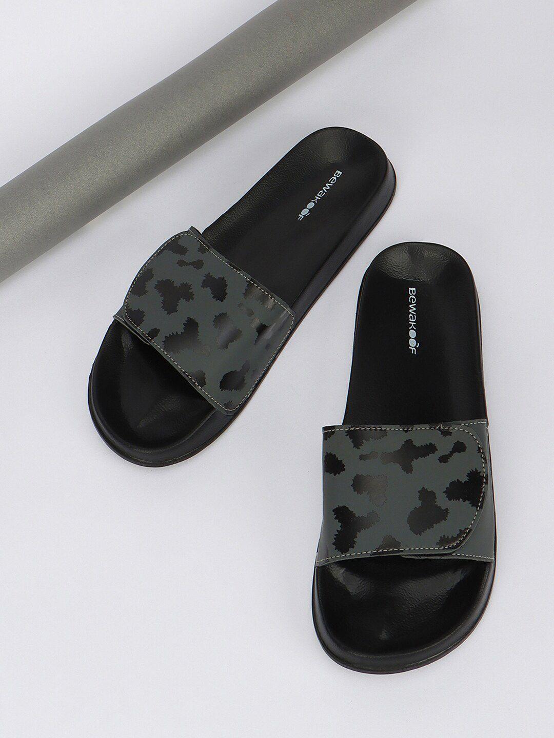 bewakoof women black & grey printed rubber ripple effect adjustable velcro sliders