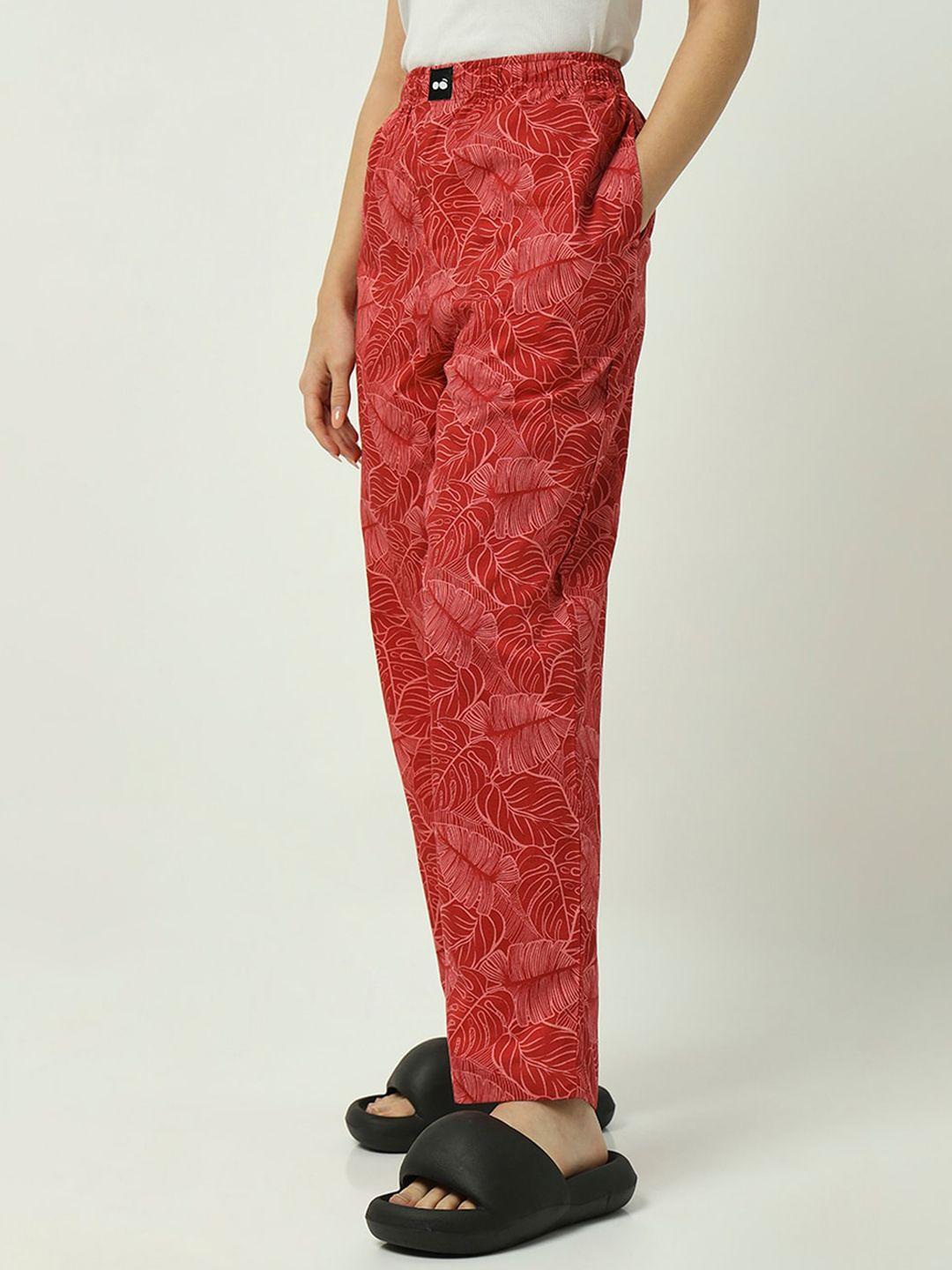 bewakoof women red mid-rise printed cotton lounge pants