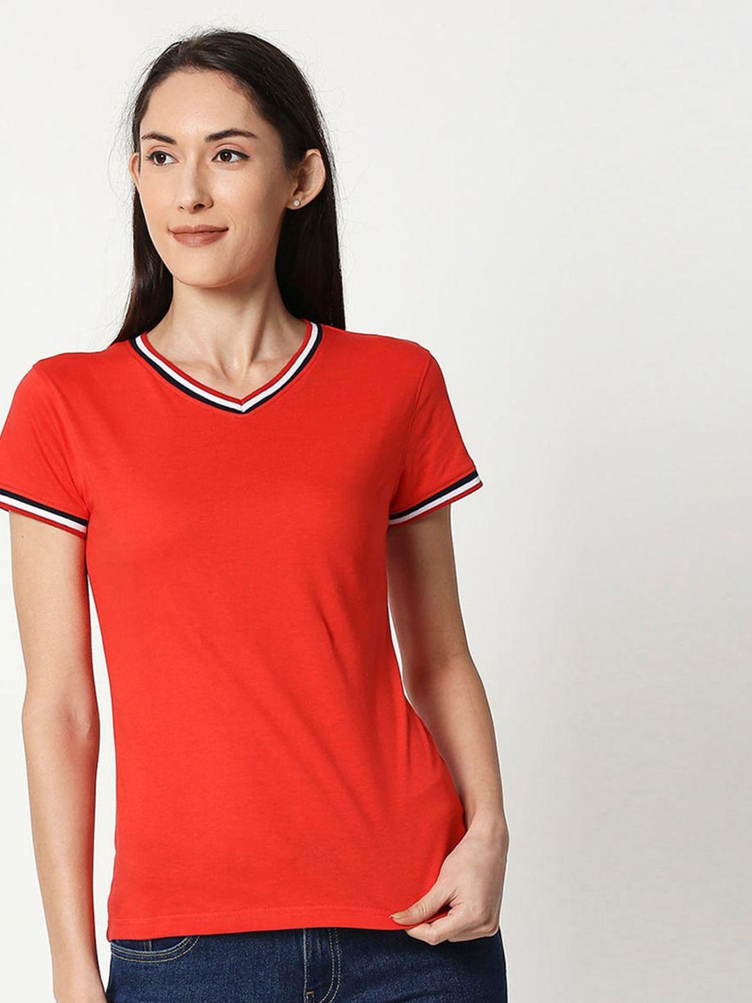 bewakoof women red v-neck slim fit pure cotton t-shirt