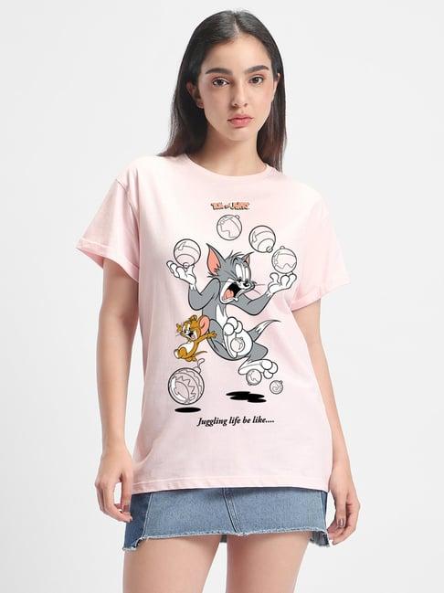 bewakoof x tom & jerry pink juggling life graphic print boyfriend t-shirt