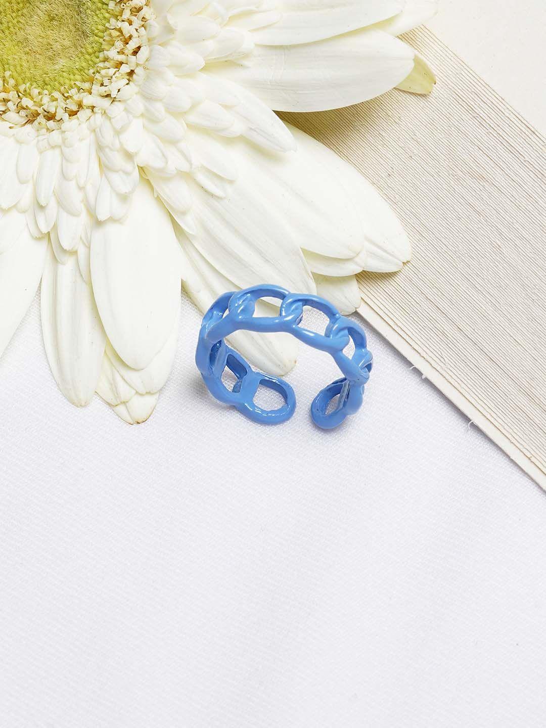bewitched women blue chain-link finger ring