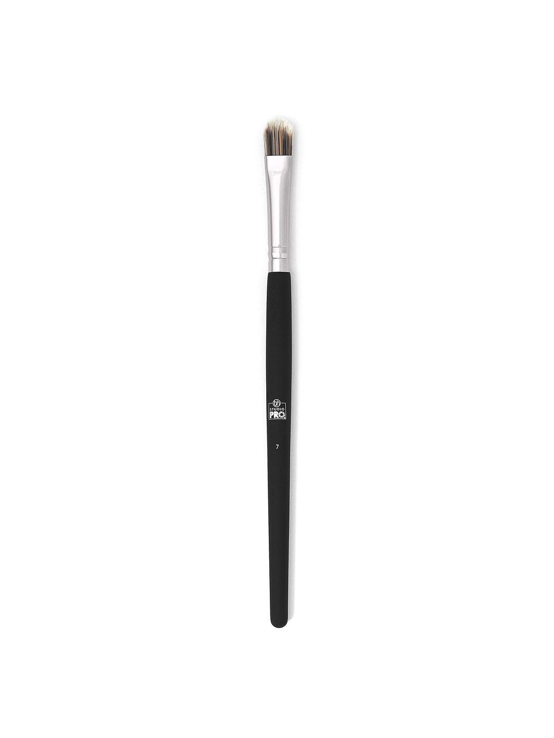 bh cosmetics studio pro brush 7 flat shader eye shadow brush - black