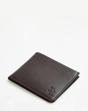 bi-fold wallet with stitch accent
