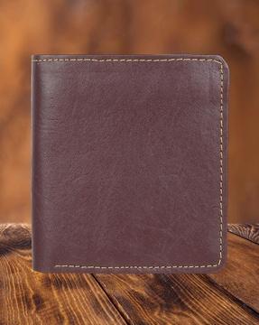 bi-fold wallet with coin pocket