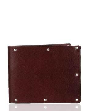 bi-fold wallet with metal accent