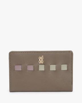 bi-fold wallet with snap-button closure