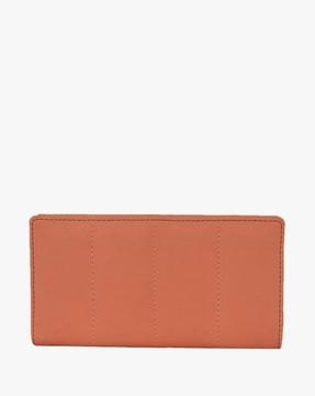 bi-fold wallet with stitch accent