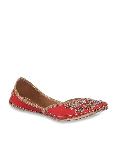 biba women's red ethnic juttis