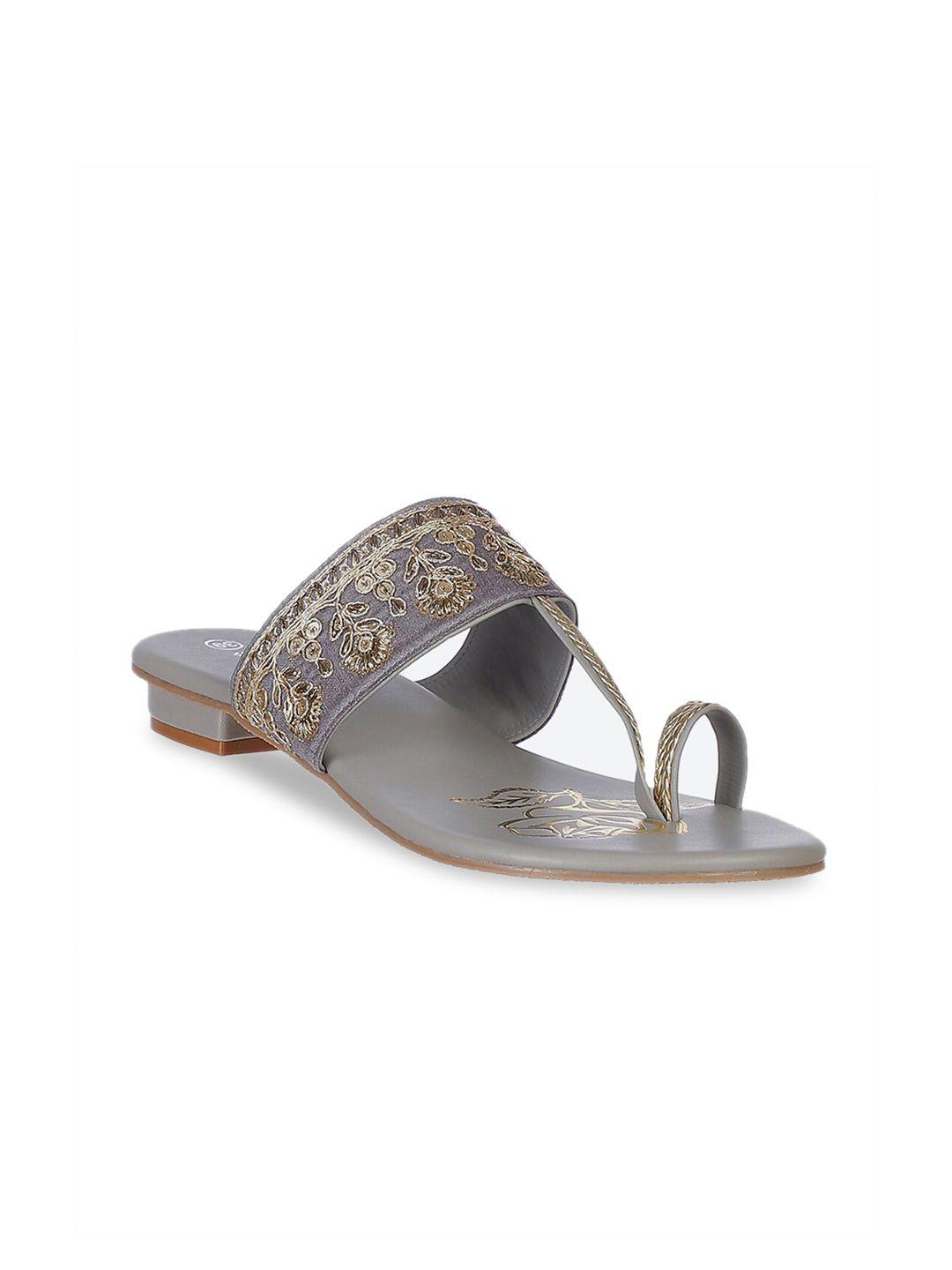 biba women grey embellished ethnic one toe flats