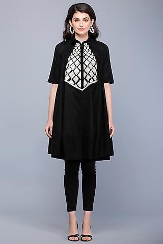 black-embroidered-kalidar-short-tunic