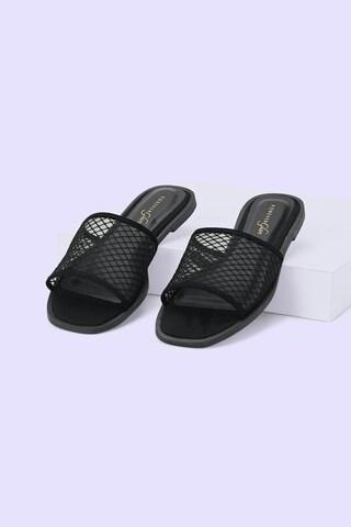 black flat sandals
