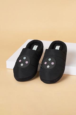 black-gamer-upper-casual-boys-bedroom-slipper