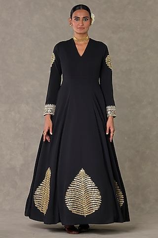 black scuba gown